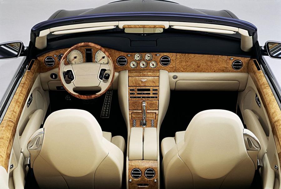 Торпедо Bentley Arnage Drop Head Coupe 2005 года  (фото 7 из 20)